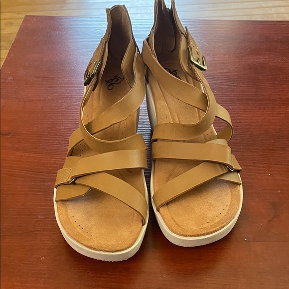 OTBT Brown Strappy Sandals - Picture 1 of 6
